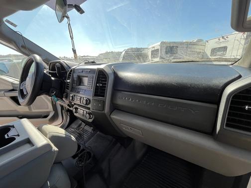 White 2017 Ford F-250 XL