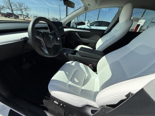 White 2024 Tesla Model Y Long Range