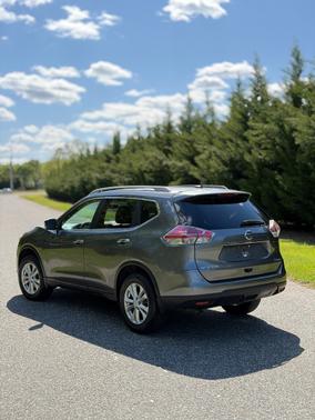 Gray 2016 Nissan Rogue SV
