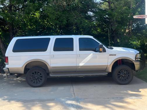 White 2005 Ford Excursion Eddie Bauer