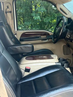 White 2005 Ford Excursion Eddie Bauer