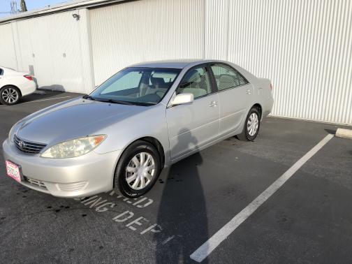 Photo 1 of 3 of 2006 Toyota Camry LE