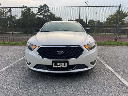 White 2016 Ford Taurus SHO