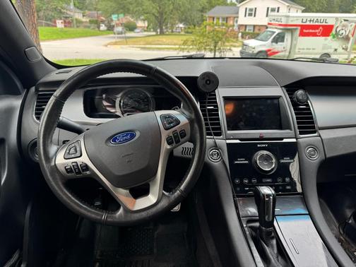 White 2016 Ford Taurus SHO