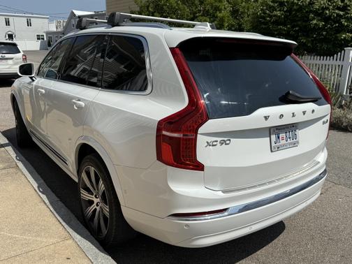 2023 Volvo XC90 B6 Ultimate 7 Passenger