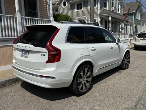 2023 Volvo XC90 B6 Ultimate 7 Passenger