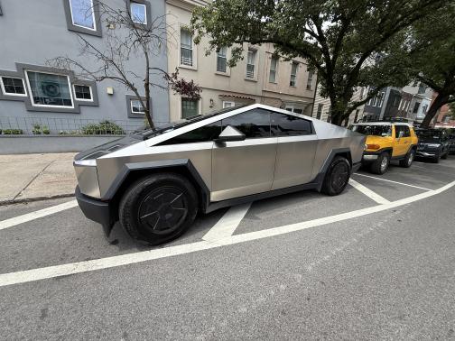 2024 Tesla Cybertruck AWD