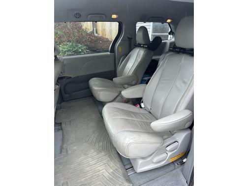 2014 Toyota Sienna XLE