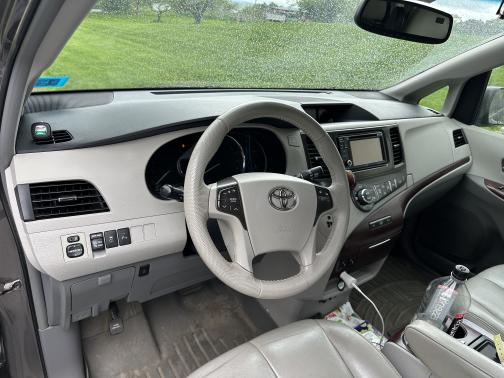 2014 Toyota Sienna XLE