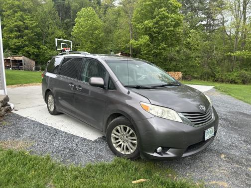 2014 Toyota Sienna XLE
