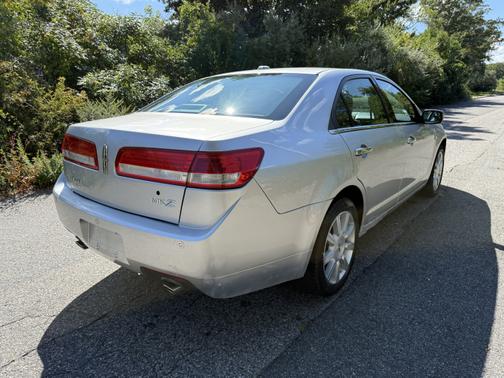 2012 Lincoln MKZ Base