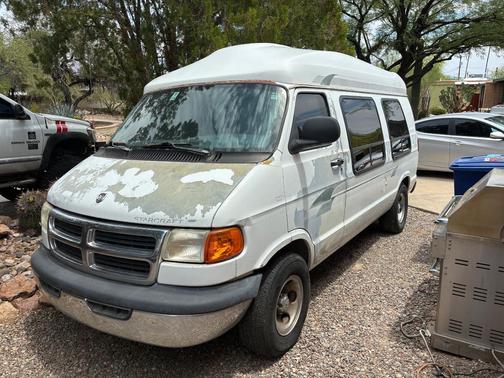 White 1998 Dodge Ram Van B1500