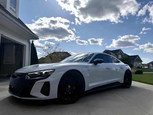 Gray 2022 Audi e-tron GT Prestige