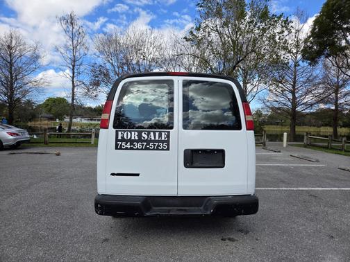 2010 Chevrolet Express 1500 Base