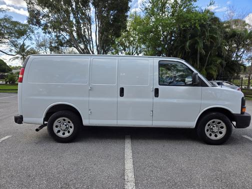 2010 Chevrolet Express 1500 Base
