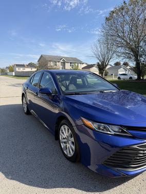 Blue 2018 Toyota Camry LE