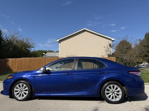 Blue 2018 Toyota Camry LE