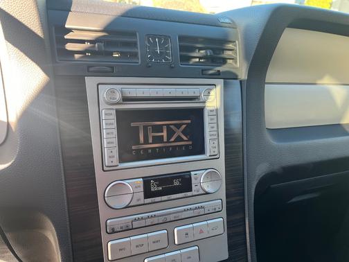 2007 Lincoln Navigator Base