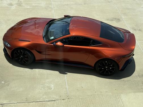 2020 Aston Martin Vantage Base