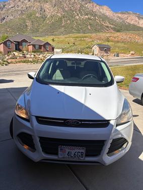 White 2015 Ford Escape SE