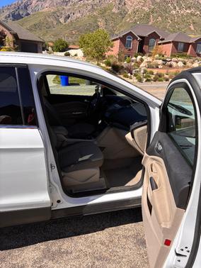 White 2015 Ford Escape SE