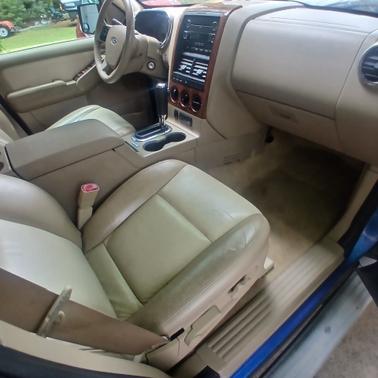 Blue 2010 Ford Explorer Eddie Bauer