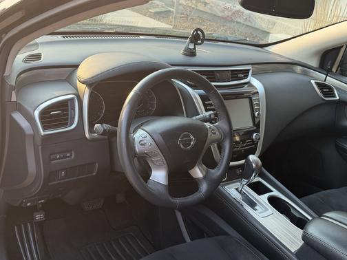 Black 2018 Nissan Murano SV