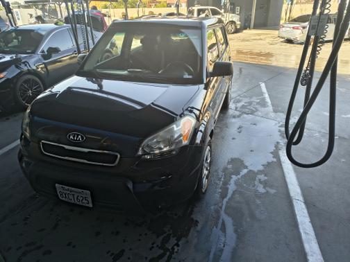 Black 2011 Kia Soul Base