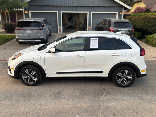 2021 Kia Niro Plug-In Hybrid LXS
