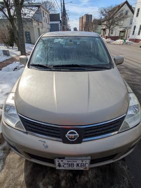 2009 Nissan Versa 1.8 S