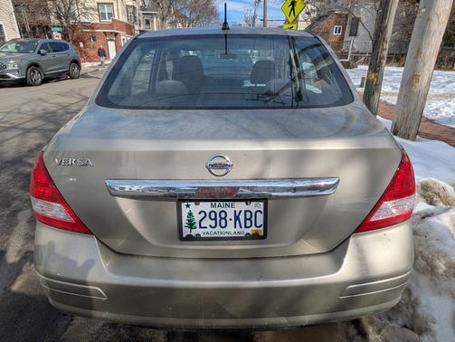 2009 Nissan Versa 1.8 S
