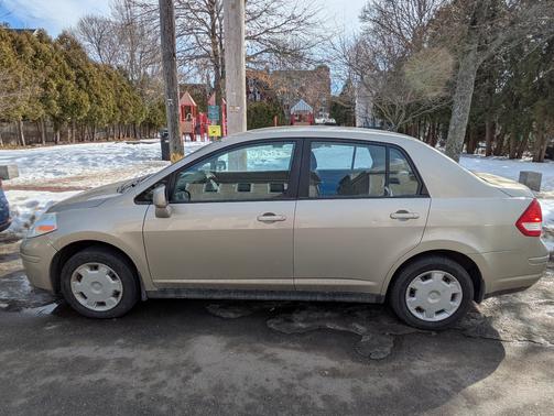 2009 Nissan Versa 1.8 S