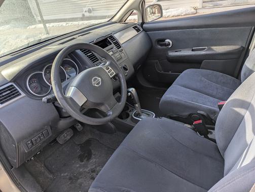 2009 Nissan Versa 1.8 S