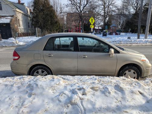 2009 Nissan Versa 1.8 S