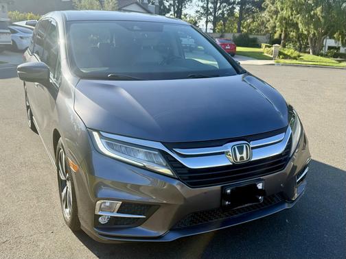 Gray 2019 Honda Odyssey Elite