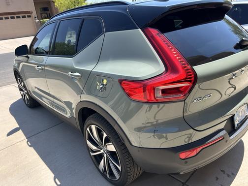 Green 2022 Volvo XC40 Recharge Pure Electric P8 Twin Ultimate