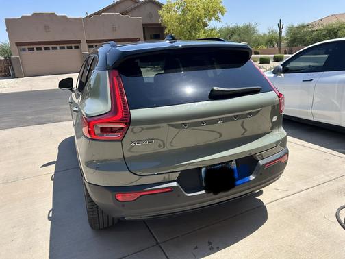 Green 2022 Volvo XC40 Recharge Pure Electric P8 Twin Ultimate