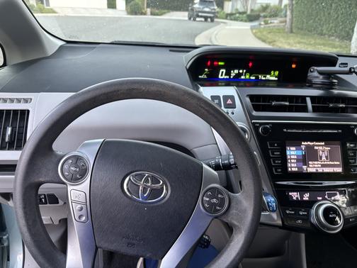 2015 Toyota Prius v Four