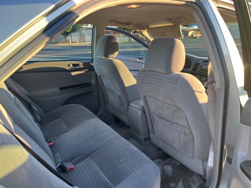 2005 Toyota Camry LE V6