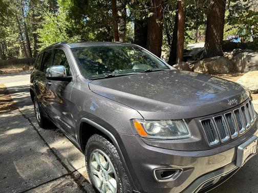 Gray 2016 Jeep Grand Cherokee Laredo