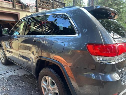 Gray 2016 Jeep Grand Cherokee Laredo