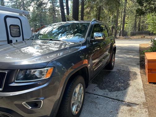 Gray 2016 Jeep Grand Cherokee Laredo