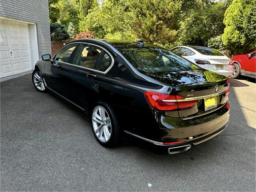 2019 BMW 750 i xDrive