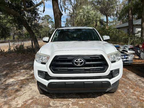2017 Toyota Tacoma SR