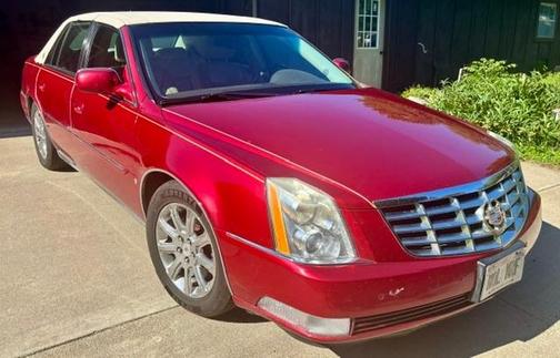 Red 2008 Cadillac DTS Luxury I