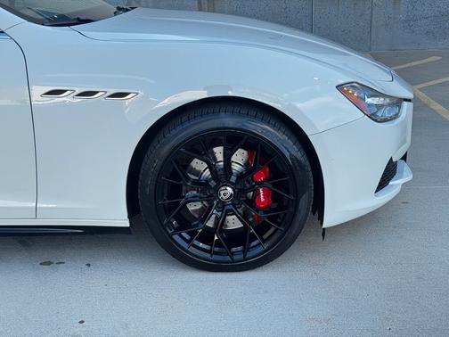 White 2016 Maserati Ghibli S Q4