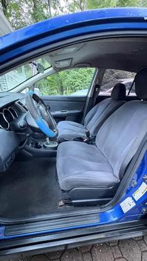 Blue 2009 Nissan Versa 1.8 S