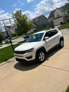 White 2018 Jeep Compass Latitude