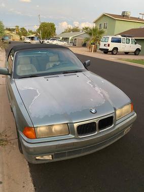 Green 1995 BMW 325 i