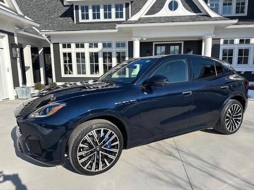 Blue 2023 Maserati Grecale Modena